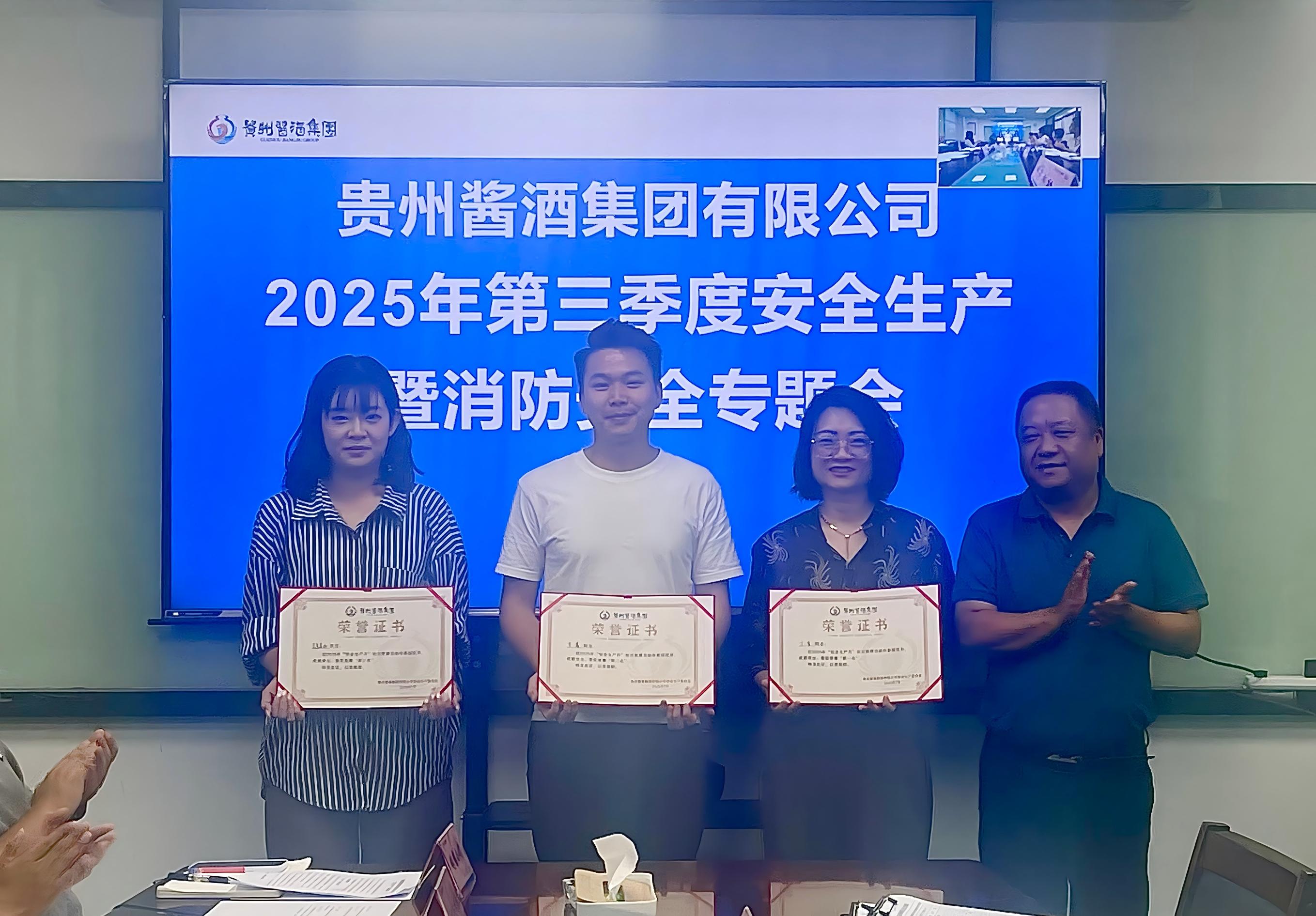 IMG_4030.HEIC(1).jpg IMG_4030.HEIC(1).jpg